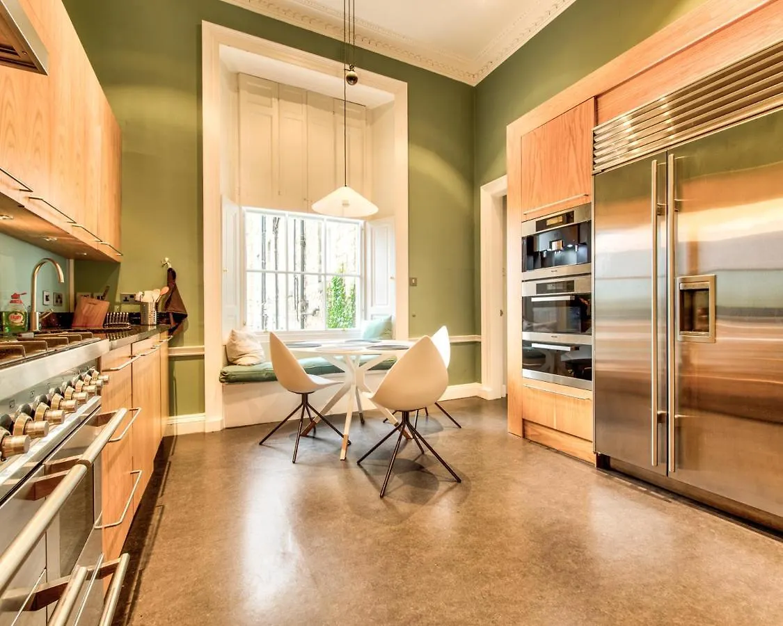 Beautiful City Centre Georgian 4 Bed Townhouse With Private Garden Edinburgh