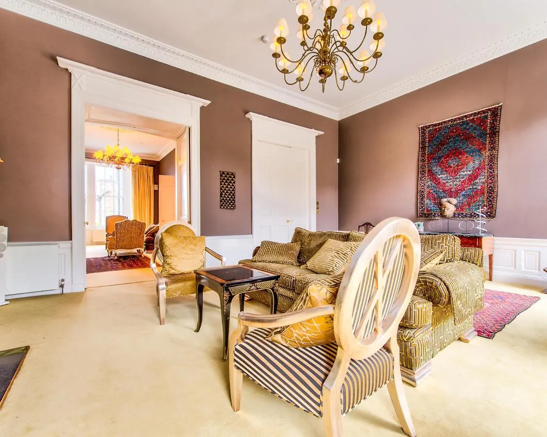 Holiday home Beautiful City Centre Georgian 4 Bed Townhouse With Private Garden Edinburgh