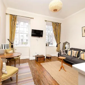 Apartment Joivy Classy Near Castle, Edinburgh
