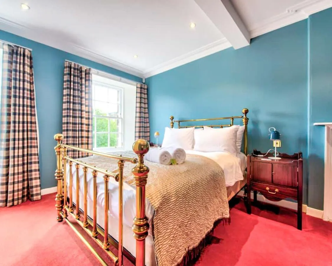 Beautiful City Centre Georgian 4 Bed Townhouse With Private Garden Edinburgh Holiday home
