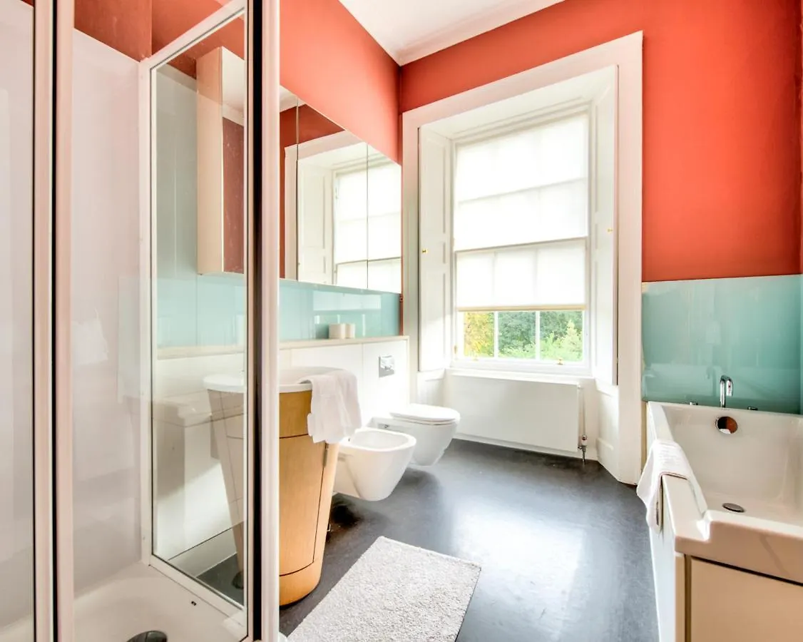 Beautiful City Centre Georgian 4 Bed Townhouse With Private Garden Edinburgh Holiday home
