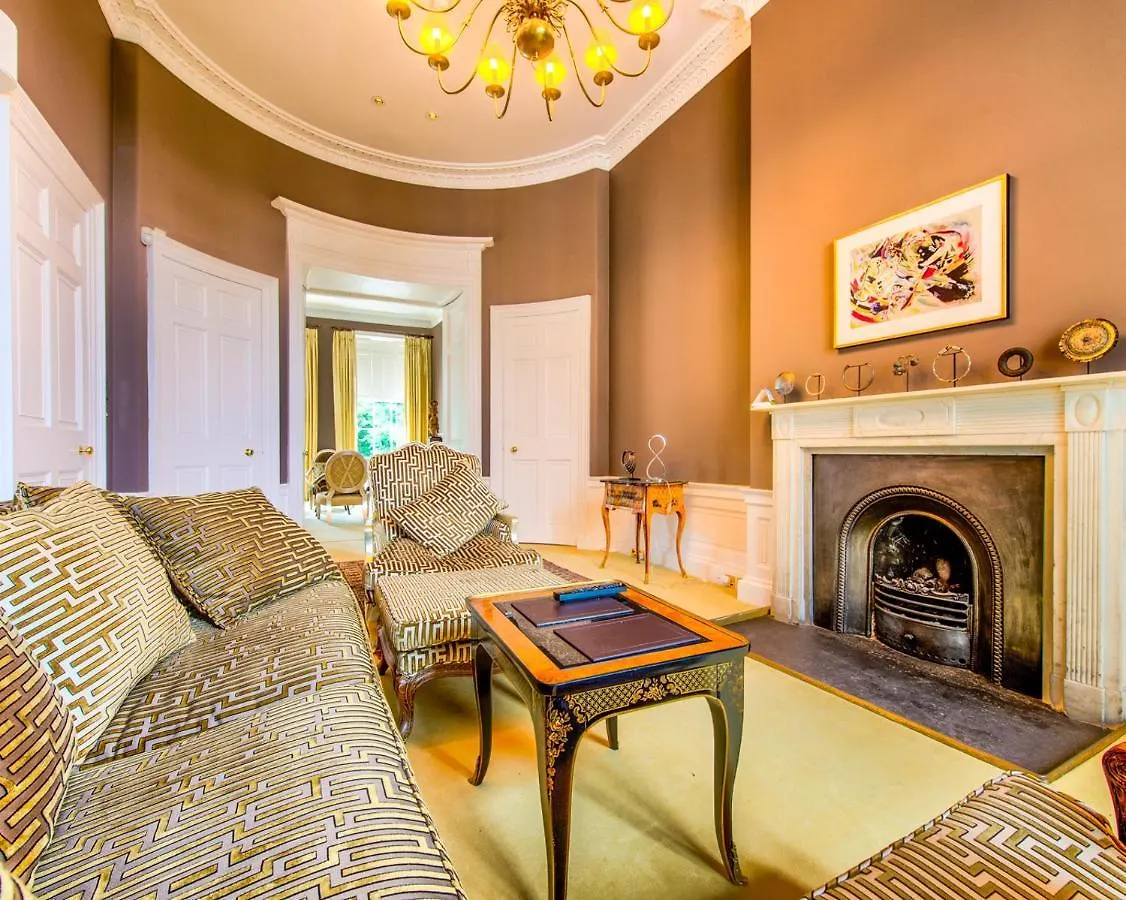 Holiday home Beautiful City Centre Georgian 4 Bed Townhouse With Private Garden Edinburgh