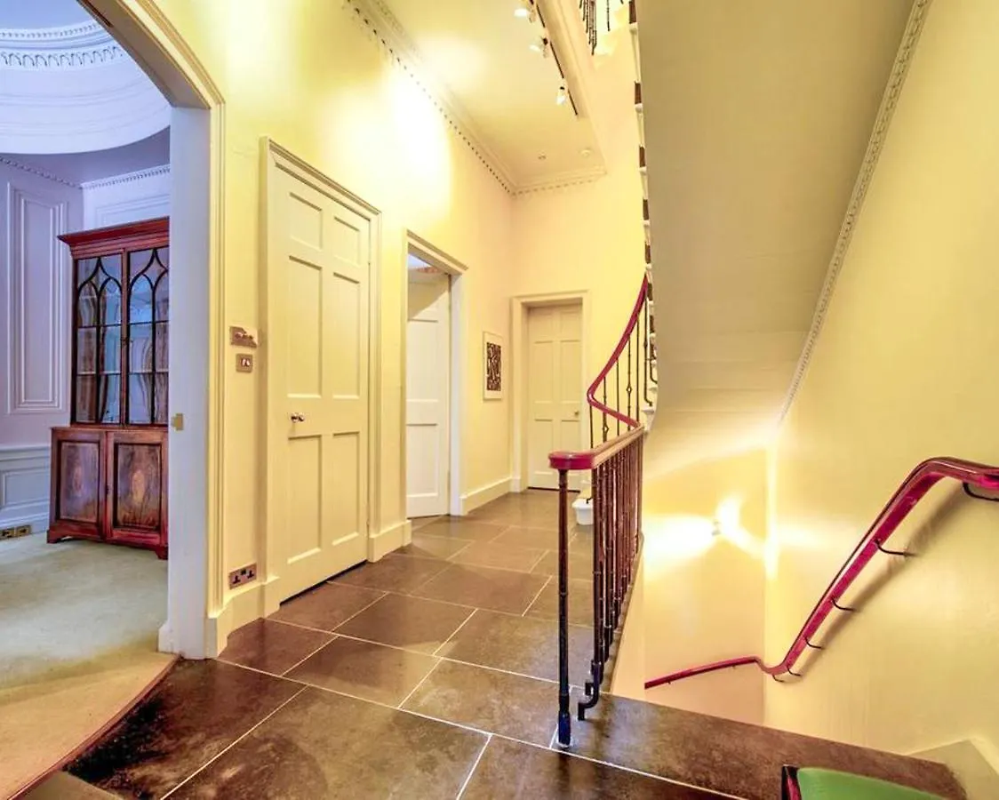 Beautiful City Centre Georgian 4 Bed Townhouse With Private Garden Edinburgh