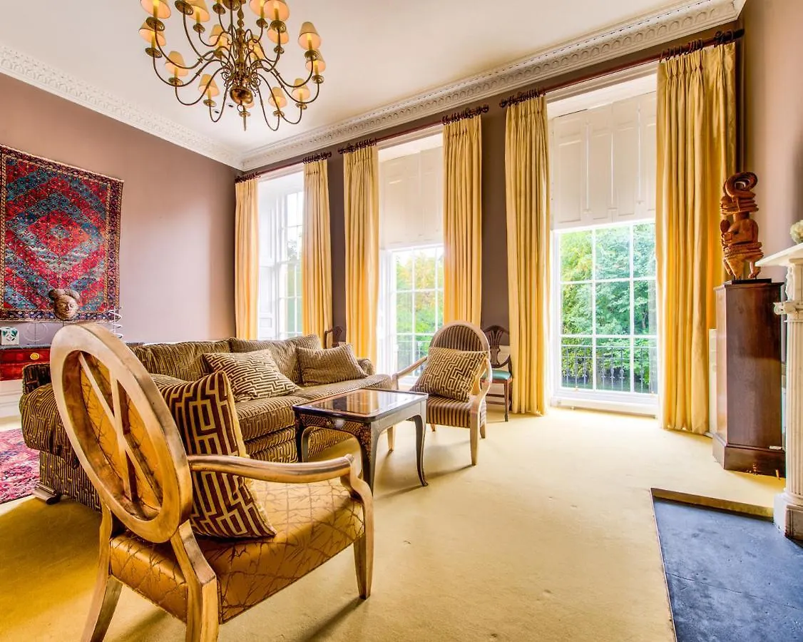 Beautiful City Centre Georgian 4 Bed Townhouse With Private Garden Edinburgh