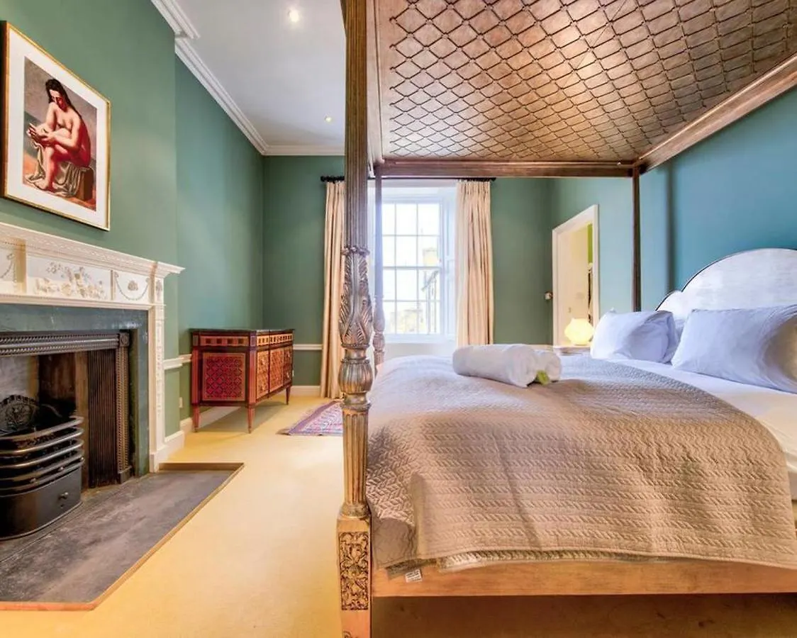 Holiday home Beautiful City Centre Georgian 4 Bed Townhouse With Private Garden Edinburgh