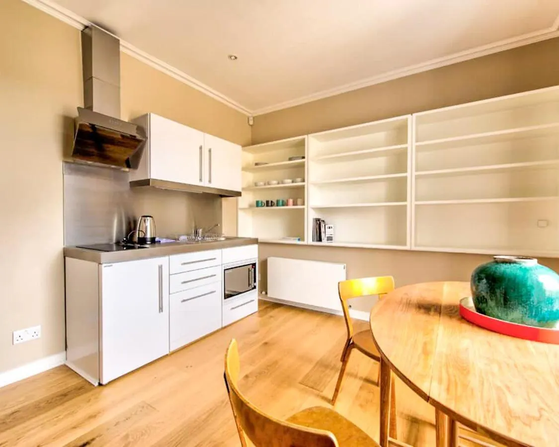 Holiday home Beautiful City Centre Georgian 4 Bed Townhouse With Private Garden Edinburgh United Kingdom